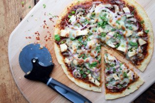Korean BBQ Cauliflower Pizza